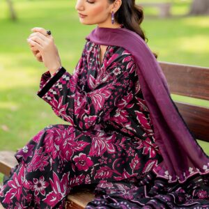 Baroque Winter 3PC Karandi Printed Suit