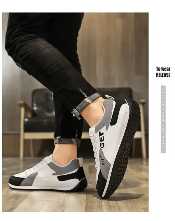 Wide Men’s Casual Sneakers