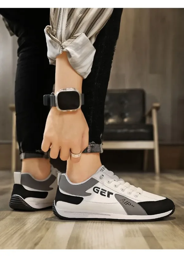 Wide Men’s Casual Sneakers